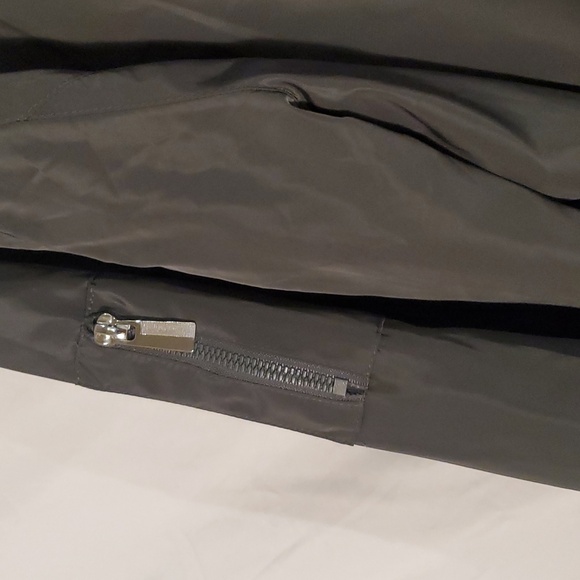 True Classic Bomber Jacket Black Water Resistant Modern Classic Mens 2XL - Picture 4 of 8